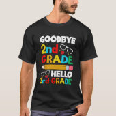 Bye 2Nd Grade Hello 3Rd Grade 2023 1St Day Of Scho Tシャツ (正面)