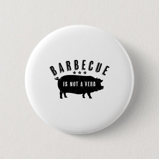Byrbecueは南部の食べ物おもしろい豚肉Bbの動詞ではない 缶バッジ (正面)