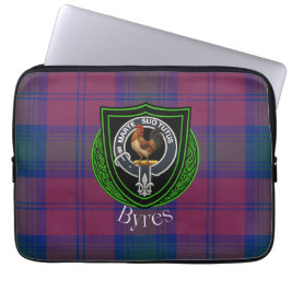 Byres Scottish Clan Tartan and Crest  ラップトップスリーブ