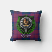 Byres Scottish Clan Tartan & Crest クッション (正面)