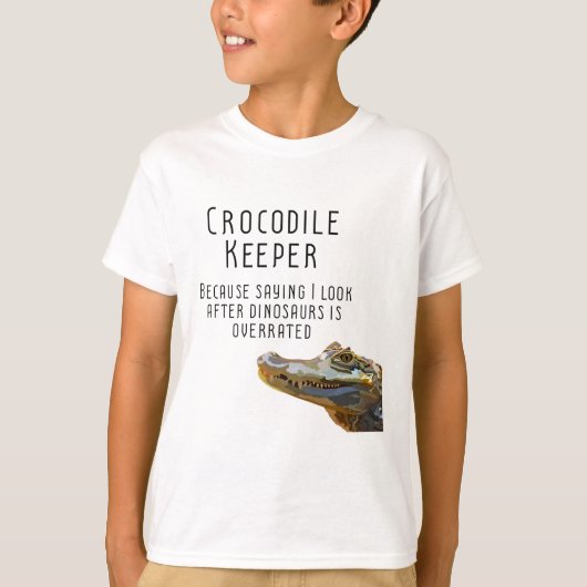 Cはワニの飼育員だ Tシャツ (正面)