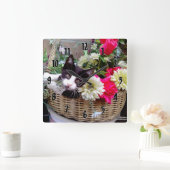 C.かごの子猫 スクエア壁時計 (ホーム)