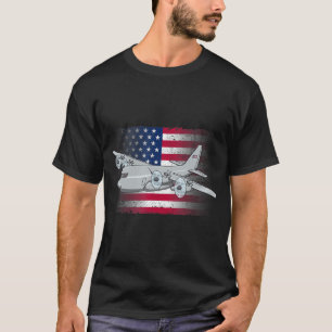 C-飛んでいる130米国国旗の軍隊飛行機C130 Tシャツ