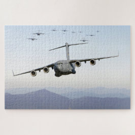 C-17 グローブマスターIII航空機がブルーリッジ上空を飛行 ジグソーパズル