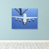 C-17 Globemaster IIIがブームに近づく キャンバスプリント (インサイチュ (ウッドフロア))