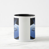 C-17 Globemaster IIIが燃料を受ける マグカップ (中央)