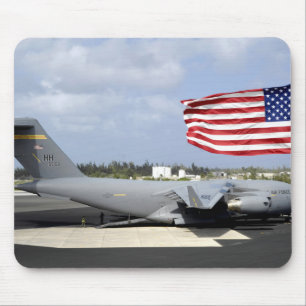 C-17 Globemaster IIIはflightlineに乗る マウスパッド