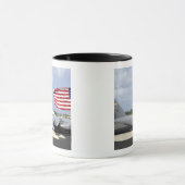 C-17 Globemaster IIIはflightlineに乗る マグカップ (中央)