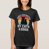 Ca For Women Easily Distracted By Cats And Dogs Mo Tシャツ (正面)