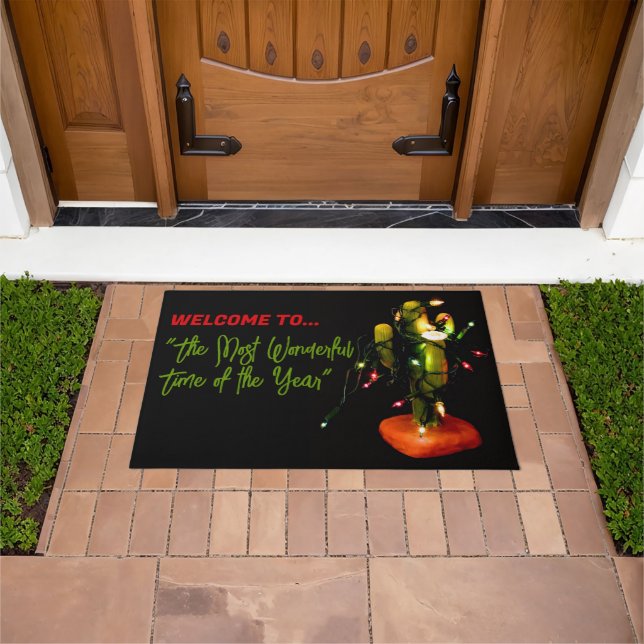 Cactus Candle Wrapped in Christmas Lights ドアマット (室外)