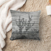 Cactus Plants On Wood Planks Black And White Photo クッション (ブランケット)