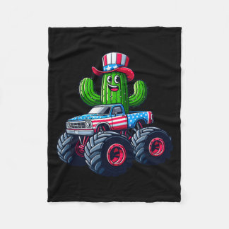 Cactus Riding Monster Truck 4th Of July フリースブランケット