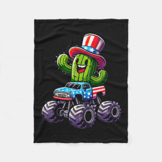 Cactus Riding Monster Truck 4th Of July フリースブランケット