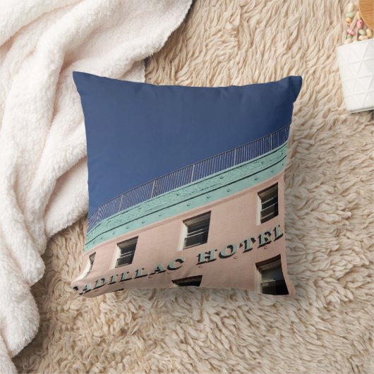 CADILLAC HOTEL BUILDING クッション (ブランケット)