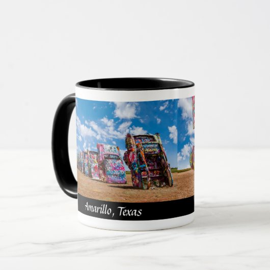 Cadillac Ranch, Amarillo, Texas - デザイナー マグカップ (正面左)