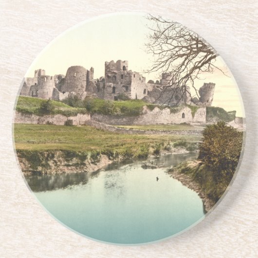 Caerphillyの城、ウェールズ コースター (正面)