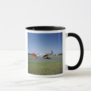 CAF エアショーでの P-51 C タスキーギ・レッドテイル機 マグカップ