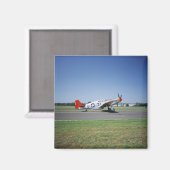 CAF エアショーでの P-51 C タスキーギ・レッドテイル機 マグネット (正面/裏面)