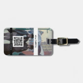 Caillebotte – パリ通り; Rainy Day - QRコード ラゲッジタグ (正面横)