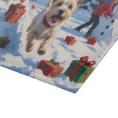Cainn Terrier走 Christmas Hatで雪の中 カッティングボード (角)