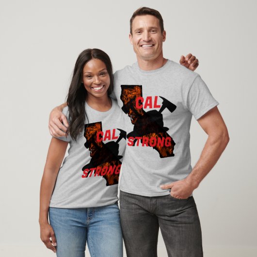 CAL火災強力なAXヘルメントバルク Tシャツ (ユニセックス)