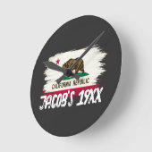 California State Map Flag Design | Golden State ラウンド壁時計 (傾斜)