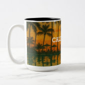 California Sunset Mug – Tropical Beach Vibes with  ツートーンマグカップ (左)