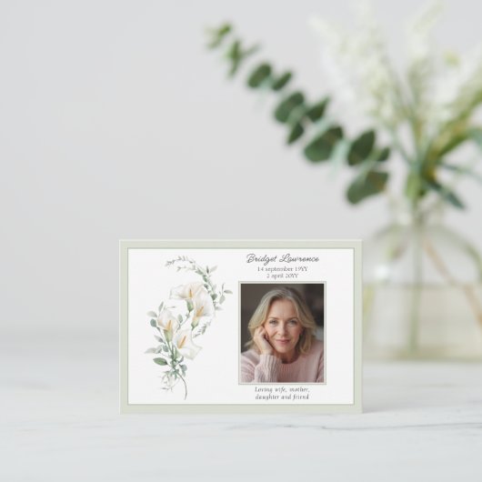 Calla Lily Sage Green Memorial Photo Prayer Card 名刺 (スタンド正面)