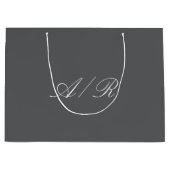 Calligraphy Monogram Dark Grey Wedding Guest ラージペーパーバッグ (正面)