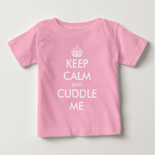 Calmと保Cudddle Meピンクのベビーシおもしろいャツ ベビーTシャツ