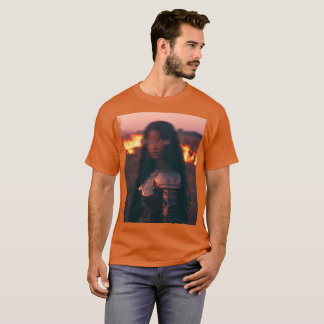 Calm African warrior in chaos Tシャツ