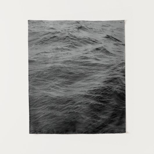 Calm body of water タペストリー (正面)