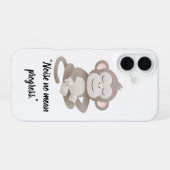Calm Confidence Monkey – Minimal Phone Case iPhone 16ケース (裏面横)