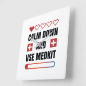 Calm DownとMedkitの使用 スクエア壁時計 (傾斜)