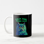 Calm Mind Sharp Focus Owl Mindfulness コーヒーマグカップ (左)