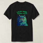 Calm Mind Sharp Focus Owl Minimal Mindfulness Tシャツ (デザイン正面)