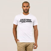 CALM MIND SHARP VISION ミニマルストリートウェアマインド Tシャツ (正面フル)