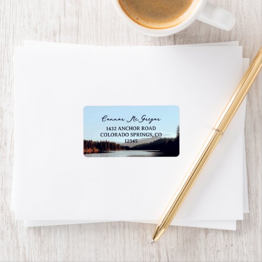 Calm Mountain Lake Forest Landscape ラベル (インサイチュ)