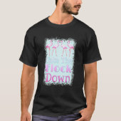 Calm The Flock Down Flamingo Tシャツ (正面)