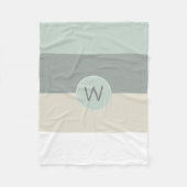 Calming Colorsミニマルストライプリストとモノグラム フリースブランケット (正面)
