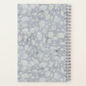 Calming Dusty Blue Bullet Journal with White Roses ノートブック (裏面)