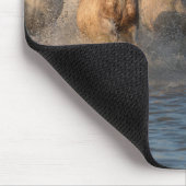 Camargueの地域の白馬のグループ マウスパッド (コーナー)