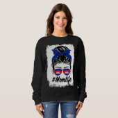 Cambodia Flag Cambodian Mom Messy Bun Mom Life スウェットシャツ (正面フル)
