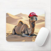 Camel Wearing a Red Retired Cap マウスパッド (マウス)