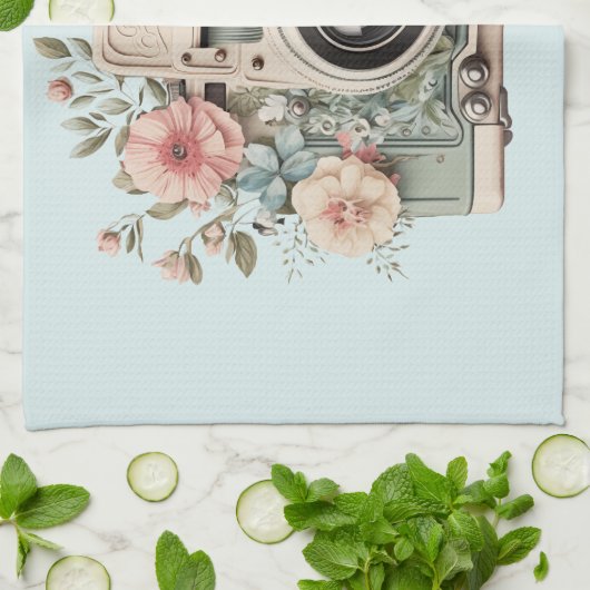 Camera with Flowers Retro Pastel Image キッチンタオル (折り畳み)
