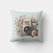 Camera with Flowers Retro Pastel Image クッション (正面)