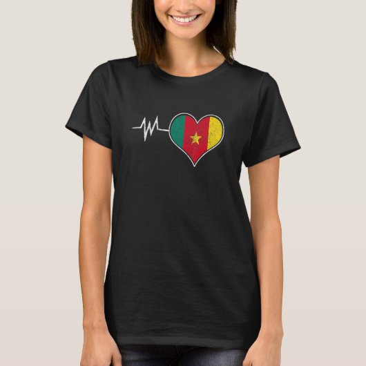 Cameroon Cameroonian Flag Proud Heart Love Flag Me Tシャツ (正面)