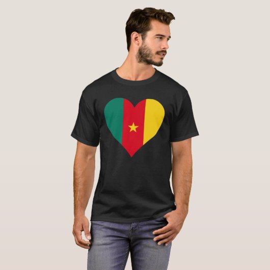 Cameroon Flag Heart Cameroon Love Cameroon Tシャツ (正面フル)