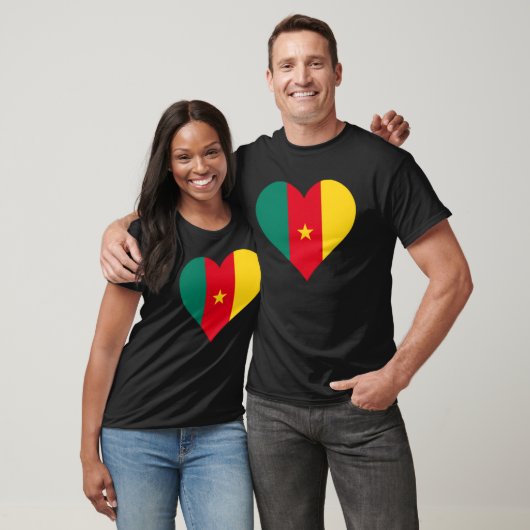 Cameroon Flag Heart Cameroon Love Cameroon Tシャツ (ユニセックス)