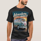 Camiseta Adventure Awaits Tシャツ (正面)